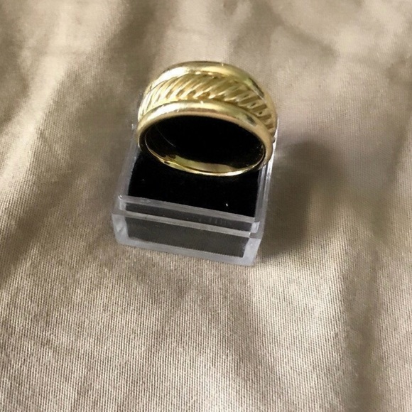 Authentic David Yurman solid Gold Ring (18K)(13.5grams) - Picture 4 of 9